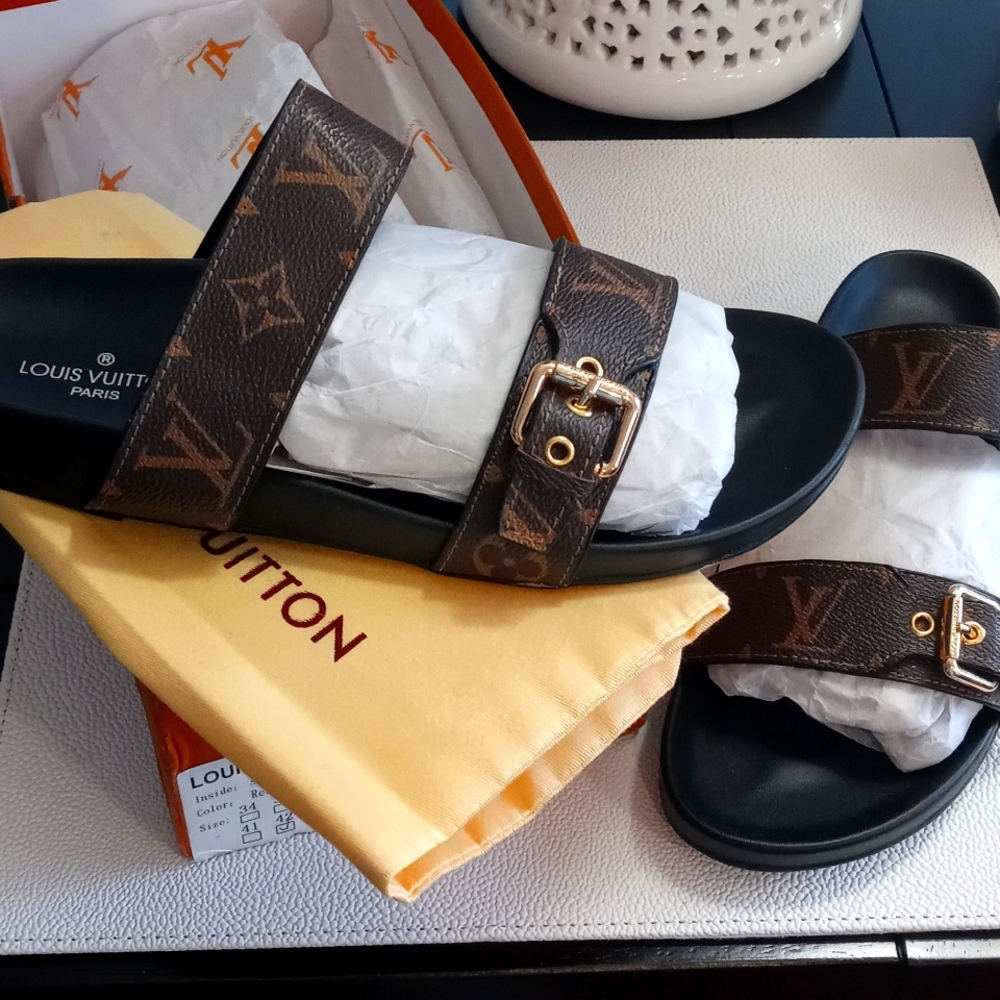 Louis Vuitton DIA candles size 42